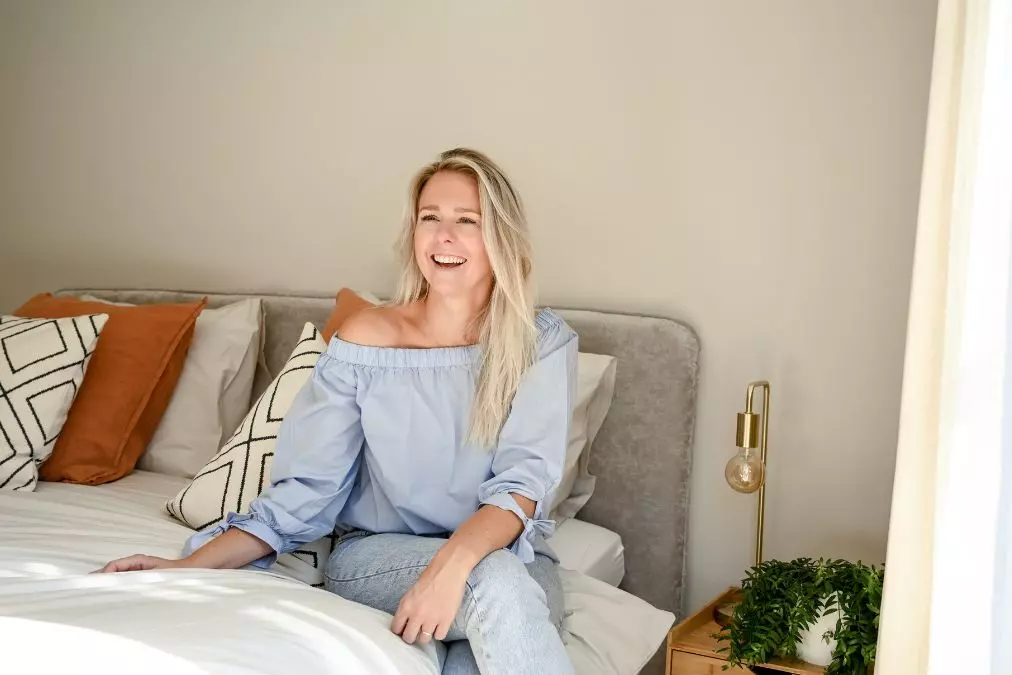 Binnenkijken in de rustgevende slaapkamer van Charlotte