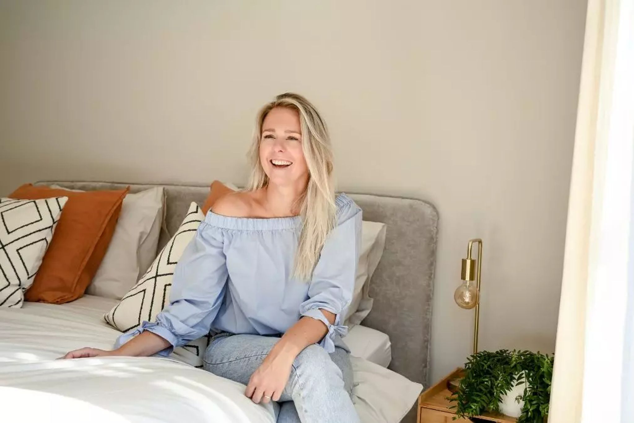 Binnenkijken in de rustgevende slaapkamer van Charlotte