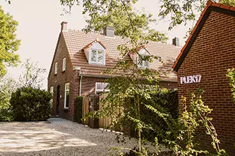 B&B PLEK17